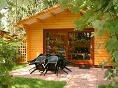 Vakantie in Lage Vuursche, binnen kijken in één van de Scandinavische Bungalow op Bungalowpark ”De Spar”.