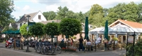 Terras in het dorpje Lage Vuursche.