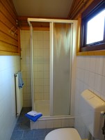 Vakantie in Lage Vuursche, binnen kijken in één van de Scandinavische Bungalow op Bungalowpark ”De Spar”.