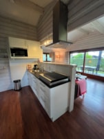 Vakantie in Lage Vuursche, binnen kijken in één van de Scandinavische Bungalow op Bungalowpark ”De Spar”.